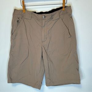 Duluth Trading Co Men's Khaki Shorts